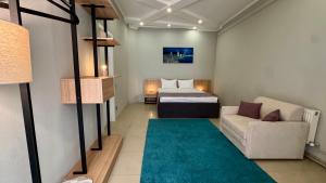 Boomerang Apartments