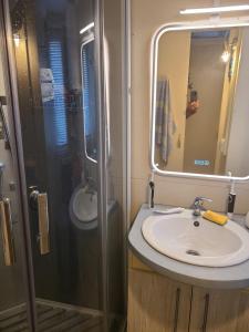 Chalets Chalet en bois climatise A 300 m de la plage Marina di Sorbo 6 personnes : photos des chambres