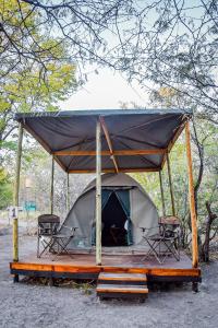 Rustic Gate Lodge and Campsite