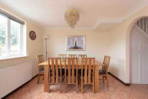 Lovely 5 bed house 8 beds