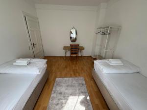 Apartment near OLG & University