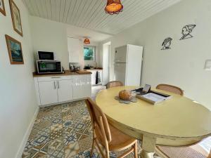 Appartements Maison pleine de charme entre terre et mer : photos des chambres