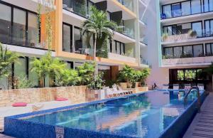 Beautiful equipped studio in great location!