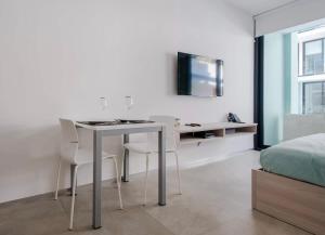 Beautiful equipped studio in great location!