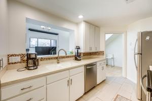 Pool and Trail Access On-Site Barton Creek Condo!
