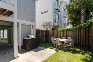 Seaside Seagull by Bryant Real Estate