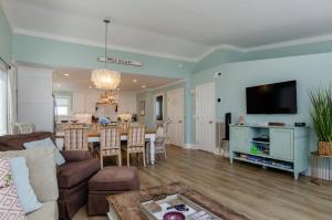 Seaside Seagull by Bryant Real Estate