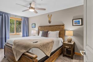 Creekside Condo Steps from Main Street Mountain Views Fireplace