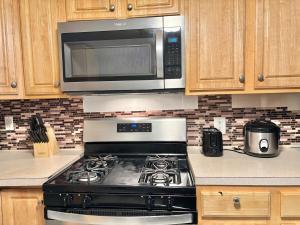 FREE Parking Cozy 2 Bedroom unit near NYC