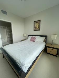 Chic 1BR High-rise Gem in the Heart of Vancouver