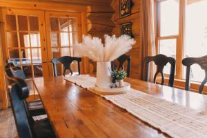 Serene Private Escape, Pool, Hot Tub, Sauna, Views