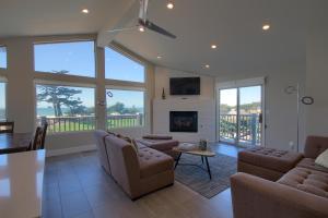 Cambria Park Shores-Special