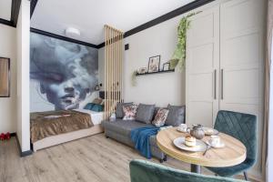AirPort Pause by VAYA STAYS