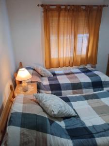 ALQUILER FAMILIAR , Depto 2 dormitorios, SE PAGA AL LLEGAR, ANTES NO, en planta baja