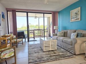 Garden Oasis with Ocean Views, Pool & Beach #27