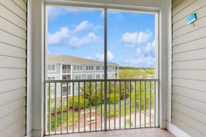 Bayside Resort -31568 Winterberry Pkwy. #305