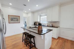 Porch Swing Amazing Deck & Spacious Yard