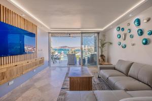 Vista Coral #361, Marina Views, Golf and Pool