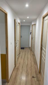 Appartements T5 Lumineux metro a 1min : photos des chambres