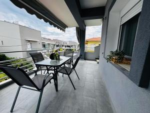 Nikos House Family Retreat with Large Terrace by Delta Hospitality