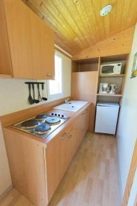Campings Camping 5 etoiles - Piscine - eeceff : Mobile Home 2
