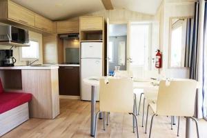 Campings Camping 4 etoiles - Parc aquatique - eeiaei : photos des chambres