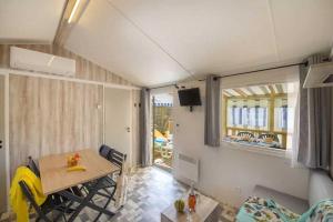 Campings Camping 5 etoiles - Parc aquatique - eeiade : photos des chambres