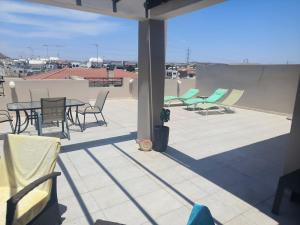 2 Bedroom Penthouse Apartment in Oroklini with Communal Pool