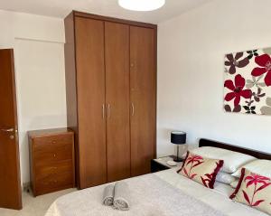 2 Bedroom Penthouse Apartment in Oroklini with Communal Pool