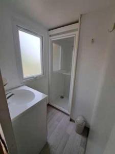 Campings Camping 3 etoiles - Piscine - eeebbh : photos des chambres