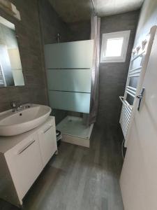 Campings Camping 3 etoiles - Piscine - eeicbi : photos des chambres