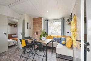 Campings Camping 4 etoiles - Parc aquatique - eeibed : Mobile Home