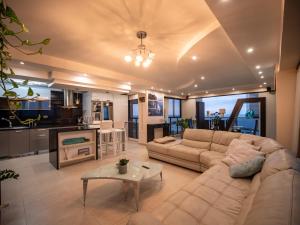 Apto de LUJO 5 min del aeropuerto DosLocosDeViaje