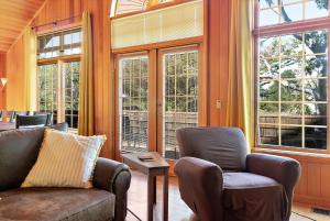 The Treetop House Pet Friendly-Spring Special