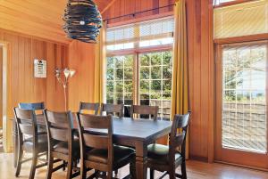 The Treetop House Pet Friendly-Spring Special