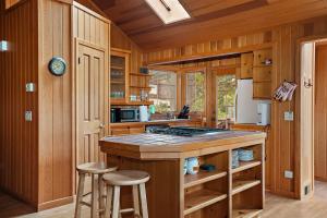 The Treetop House Pet Friendly-Spring Special