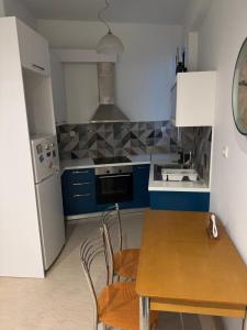 Tataoulon 22, Nea Smirni