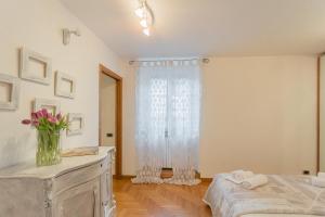 Volta Apartment by RentComo