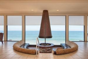 Solana Beach Escape, Beach Access, AC, Pools, Spa, Tennis Courts & Clubhouse Views