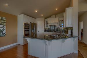 Awesome House, Awesome Views