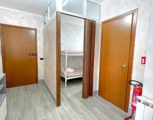 CAMI MARE BLU Apartment - Steps from the Sea 50mt & Train and Bus Station