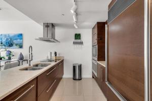 Icon Brickell Retreat 1BR and Spa, Pool, Views