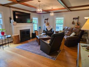 Large private retreat near Summit Lake