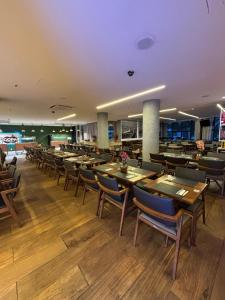 Hotel Aeroporto Congonhas com cozinha e sacada 1108 S