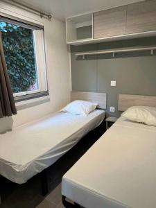 Campings Camping 4 etoiles - Piscine - ccbacgb : photos des chambres