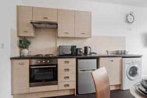 Trafford Stays - Work & Leisure