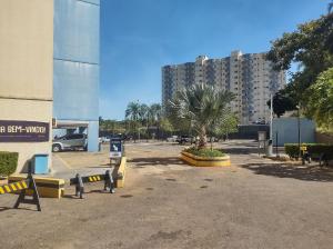 flat 2 qtos Golden Dolphin Roberto Imoveis