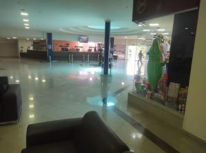 flat 2 qtos Golden Dolphin Roberto Imoveis