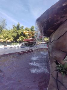 flat 2 qtos Golden Dolphin Roberto Imoveis