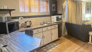 Artzys Studio - 1km to Olivedale Clinic